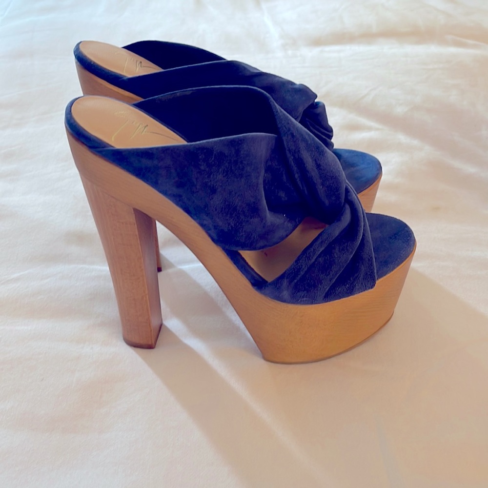 Beautiful Giuseppe Heels!